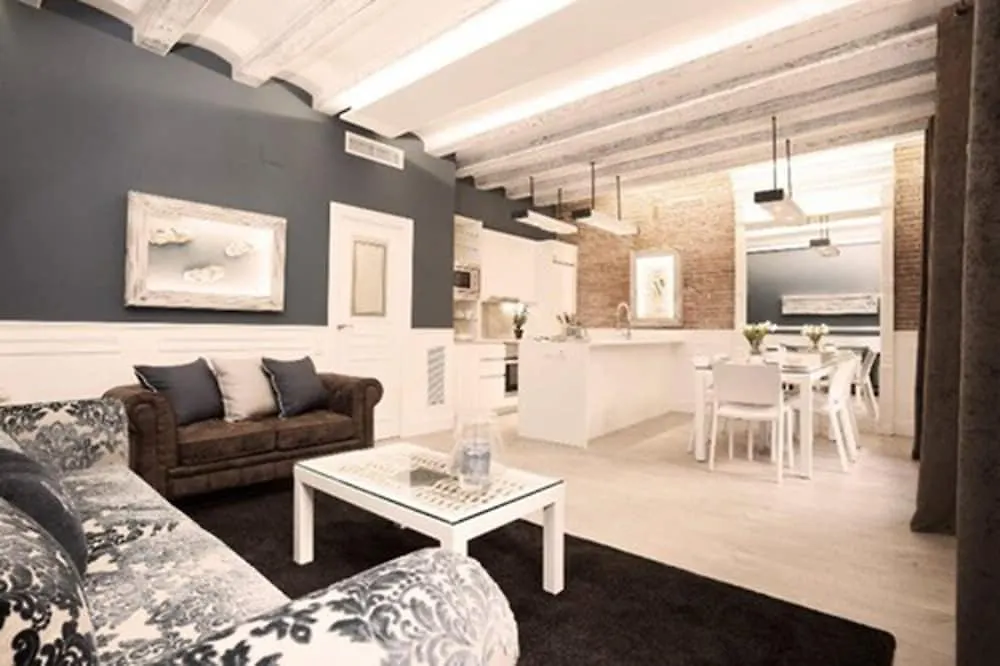 Enjoybcn Colon Apartments Barcelona
